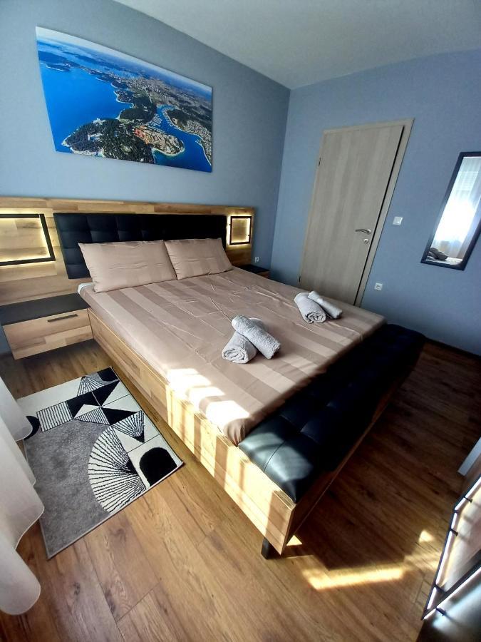 Ferienwohnung Apartman Barbara Pula Exterior foto